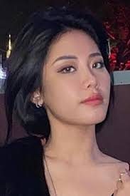 Vicky Low Wiki, Biography, Age, Gallery, Spouse and more