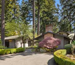 Mercer Island, WA June 2024 by City Lifestyle