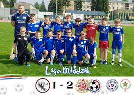 Dziś rozgrywamy kolejny mecz ligowy. Naszym rywalem tym razem UKS Orlik  Przemyśl drużyna mocna i bardzo dobrze poukładana. Mecz walki, mecz z  bardzo dobrymi akcjami zespołowymi , mecz w którym również było