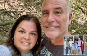 Photographer captures funny moment zebra crosses deserted road in South  Africa's Kruger National Park