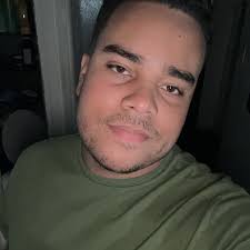 Selling one concert ticket under market price