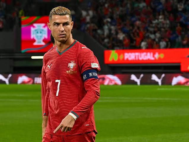 Cristiano Ronaldo &eacute; suspenso ap&oacute;s abandonar sele&ccedil;&atilde;o de Portugal