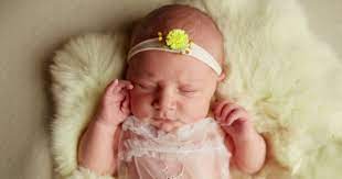 Untuk anda yang tengah menanti kelahiran anak perempuan, sudahkah anda mempersiapkan namanya? 21 Nama Bayi Perempuan Kristen Indah Dari A Z Popmama Com