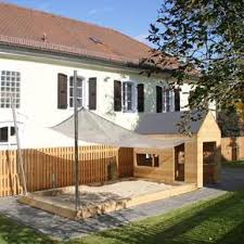 Sandkasten Mit Sonnensegel Und Holzhaus Sandkasten Garten Spielhaus Garten Holzhaus Garten