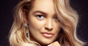 Zar De Misses : Amber Walsh