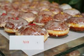 Nie czekaj, zamów już dziś w cukierniach i ciesz się odbiorem bez kolejki w specjalnie przygotowanych. Paczki Nie Tylko Na Tlusty Czwartek Kulinarnie Niepowazni