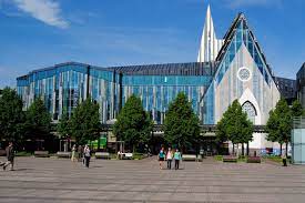 The university was founded on december 2, 1409 by frederick i, elector of saxony and his brother william ii, margrave of meissen, and originally comprised the four scholastic faculties. Universitat Leipzig Unter Den 200 Top Universitaten Weltweit Stadt Leipzig