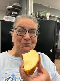 I've been trying some new bread varieties today. I have garlic butter &  everything bread. 🍞 🧈 Crunchy