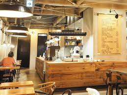 上野 御徒町の電源カフェ egg baby cafe エッグベイビーカフェ でレトロなプリンを かもめと街 レストラン インテリア カフェ 電源 カフェ