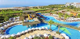 Rund 40km südlich von antalya mit seinem internationalen flughafen erwartet das crystal deluxe resort & spa familien, paare und aktivurlauber zu einem erholsamen urlaub in der türkei. Crystal Palace Luxury Resort Spa Antalya Manavgat