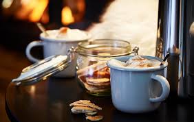 Der Ikea Egendom Becher In Hellgrau Wird Aus Robustem Emailliertem Stahl Hergestellt Und Eignet Sich Hervorragend Fur Jahreszeiten Gemutliche Weihnachten Deko