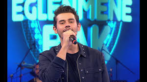 Irem Derici Ile Eglenmene Bak Cem Belevi Ac Kollarini Youtube