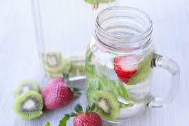 Selain itu, infused water juga bisa memberikan efek kenyang lebih lama sehingga baik dikonsumsi bagi anda yang sedang diet atau berusaha menjaga berat badan tetap ideal. 5 Resep Infused Water Untuk Detoks Alami Di Pagi Hari Bikin Yuk