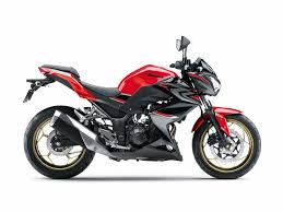 Warna merah merupakan warna yang menyimbulkan kekuatan, keberanian dan percaya diri. 2017 Kawasaki Z250 Abs Dikemaskini Dengan Rim Berwarna Emas Di Indonesia Motomalaya Net Berita Dan Ulasan Dunia Kereta Dan Motosikal Dari Malaysia