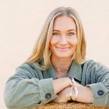 Lena Mackenzie's Instagram, Twitter & Facebook