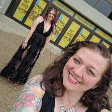 Emma Faust's Instagram, Twitter & Facebook