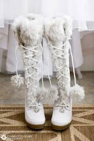 Esto quiere decir que podrás inclinarte por unas de estilo las marcas más top ¡solo para ti! Botas Boda Novia De Invierno Boda Diy Decoracion Habitacion