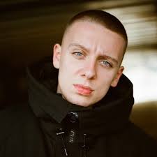 Lola Young 'Messy' lyrics meaning explained