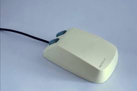 Nhìn lại con chuột máy tính 40 năm tuổi của Microsoft