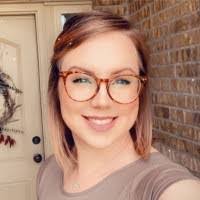 Elisha Huff's Instagram, Twitter & Facebook