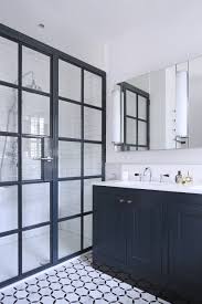The granada vinyl flooring boasts a bold monochrome design that creates a dramatic feature floor and lends itself to a sophisticated decorating scheme. 75 Beautiful Linoleum Floor Bathroom Pictures Ideas July 2021 Houzz