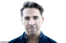 His sister is a radio announcer and television presenter named zoe sheridan. Rlkw Ub3dklnmm