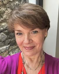 Evelyn Barlow's Instagram, Twitter & Facebook