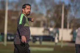 De seis jogos disputados, sofreu três derrotas, duas vitórias e um empate. 9amclmbohxiqqm