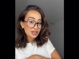 Marina Rivers, influencer y estudiante de Derecho y Economía: "¿Qué efectos  tiene casarse en España?"