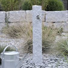 Sie können entweder den wasserhahn direkt aus der sie bestehen entweder aus einem kantigen design oder aus einer klassischen runden säule. Wasserzapfstelle Grau Natura Mit Steckkupplung Wasserzapfsaule Garten Wasserhahn Garten Wasserzapfstelle