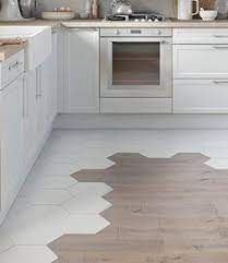 carrelage hexagonal et parquet en 2020 plancher bois carrelage en bois et carreaux en marbre