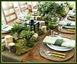 For seasonal spring tablescape ideas, this nature inspired rustic table setting utilizes spring plates and other motifs to drive home the theme. Rustic Christmas Tablesetting