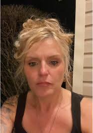 Lynette Bourne's Instagram, Twitter & Facebook