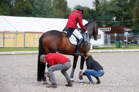 Beim reiten habe ich das gefühl, die zeit bleibt stehen. Lisa Mit Isabell Werth Lisa Muller Die Dressurreiterin Facebook