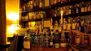 Le whisky ou whiskey pourra être dégusté en digestif, pur ou sur glace dans un verre tulipe afin d'en révéler toutes les nuances. 5 Bienfaits Du Whisky Pour La Sante Le Soir Plus