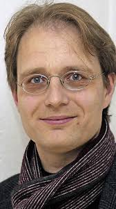 UNTER UNS: Zwischenstopp