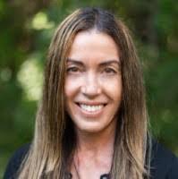 Linda Funari's Instagram, Twitter & Facebook