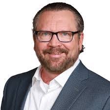 Drew Lyons's Instagram, Twitter & Facebook