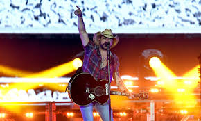 ·editor in chief, yahoo music. Jason Aldean Performs Fly Over States With American Idol Contestant