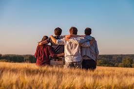 Il futuro è nelle mani dei giovani, che sanno fare gruppo, che sanno tessere fili sottili, o spessi, di relazioni amorose, filantropiche e che non hanno paura di dimostrarlo. Tolzha D Rz0m