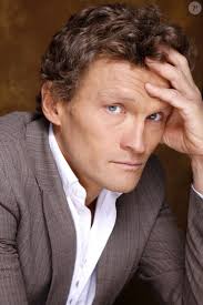 Photo : Lise Charles (laureate 2013) et Sylvain Tesson