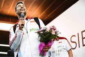 Michał kubiak, (born 23 february 1988), is a polish volleyball player. Powrot Mistrzow Swiata W Siatkowce Kapitan Michal Kubiak Michalkubiak Ofc Poland Polska Worldchampions Mistrzowieswiata Siatk Volleyball Volley Sports