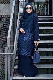 This type of costume is the national dress of brunei darussalam and malaysia, and can also be found in indonesia. Baju Kurung Lace Carlotta Royal Navy Muslimahclothing Com