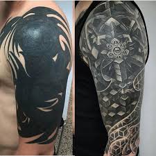 A tattooist has to design it in a way that the old design will not diminish the new for maximum effectiveness, the new tattoo should be larger than the initial design although this may exclude very light or very small tattoo coverage. Black Tattoo Cover Up Best Tattoo Ideas Gallery Ocultar Tatuajes Tatuajes Negros Tapar Tatuajes