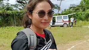 Mark Hilgers #11, 17 Yds up the middle (Game Film) 10-17-08