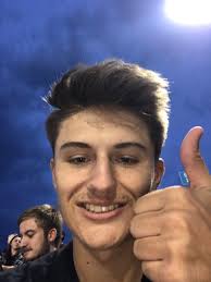 Kish🦋 (@ash_kishhh)