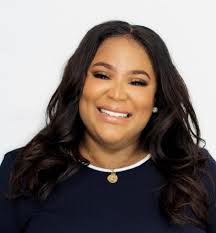 Monique Charlton's Instagram, Twitter & Facebook