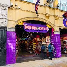 Your membership in the king of sweets club does not just entitle you to great discounts and rewards online, you will also receive discounts at our kiosk locations in shopping malls across america. Kingdom Of Sweets Susswarenladen In London