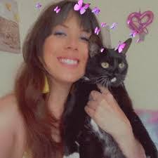 Raquelle Moore's Instagram, Twitter & Facebook