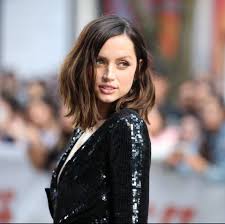 In a new interview with u.k. Who Is Ana De Armas All About Ben Affleck S Girlfriend